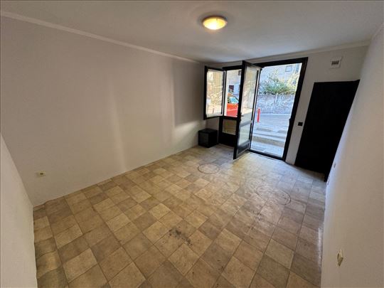 Centar, Lomina, odličan lokal, može i za magicin