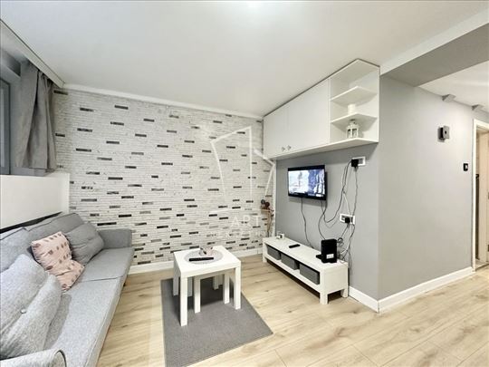 Centar, lux renoviran, mereno 32m2 ID#13236