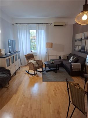 Centar Pop Lukina lux 2.0 namešten