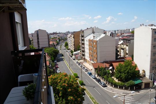 ĐERAM nov 3.5 namešten 83m2