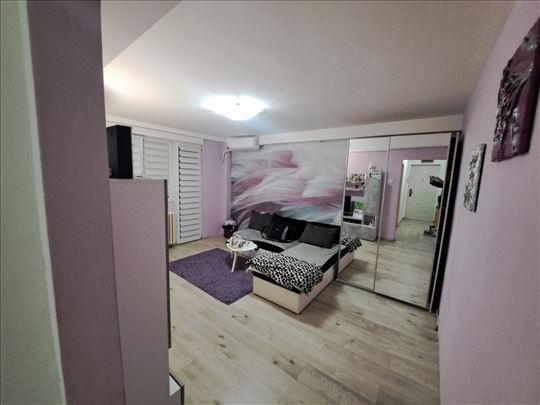 Dvosoban stan na fantastičnoj lokaciji!