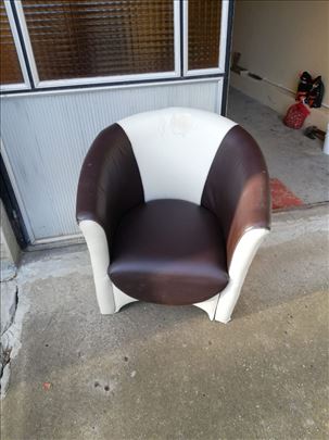 Fotelja – (simbolična cena, dogovor)