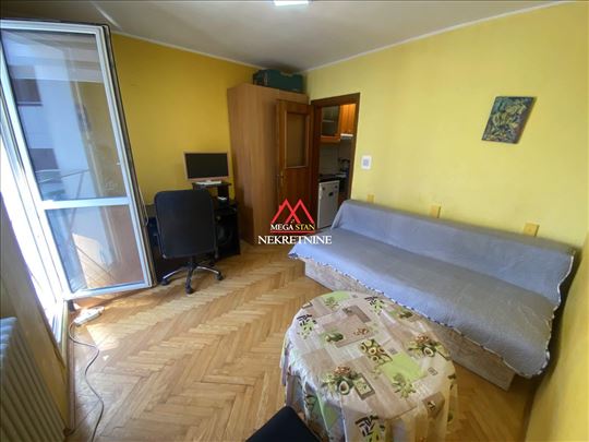 Garsonjera - 25m2 - Grbavica