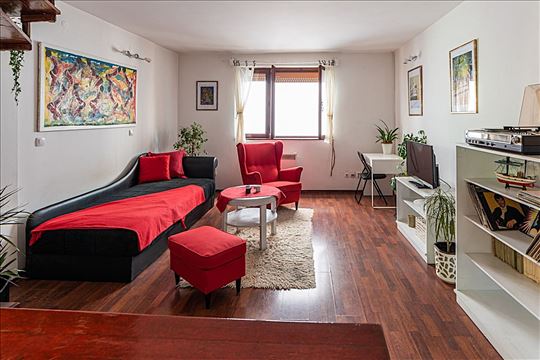 Hitno, povoljno - stan u Centru, uknjižen dplx..