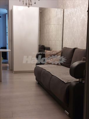 Izdaje se garsonjera - Novi Beograd, Blok 63