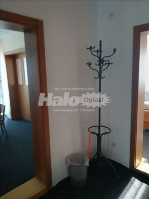 Izdajem u Kotežu komplet etažu u kući na spratu !