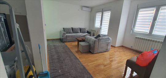 Karaburma- Ružice Sokić nov 2.5 sa garažom