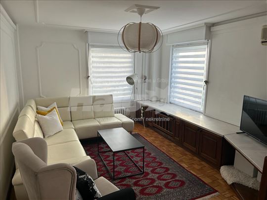 Komforan stan u bloku 70