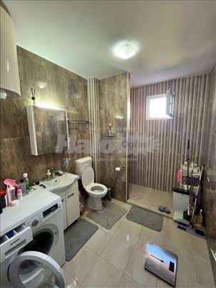 komplet namešten stan 2,5, Zemun Prvomajska