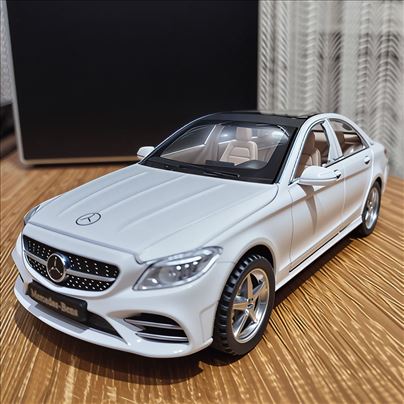 Metalni model automobila Mercedes C-klasa