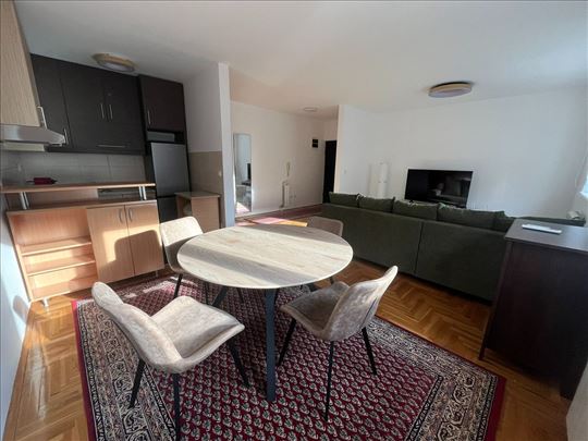 Moderan stan blizu Cvetkove pijace, 56m2