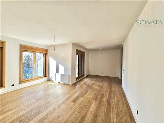 Novogradnja u blizini Karadjordjevog parka