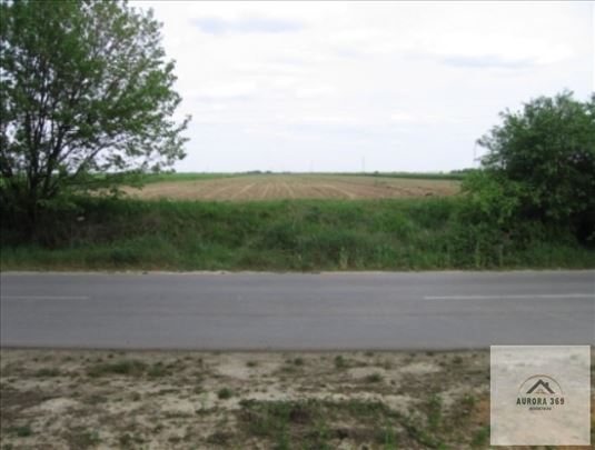 OdliČna Parcela U FutoŠkom Ataru