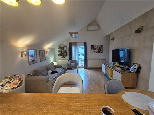 Renoviran 3.0 dupleks, Hadžipopovac, 84m2, parking