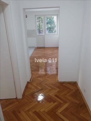 Renoviran uknjižen stan - Karaburma ID#4025