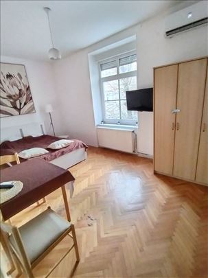 TOP, Savska,SA RAČUNIMA 1soba,namešten i opremljen