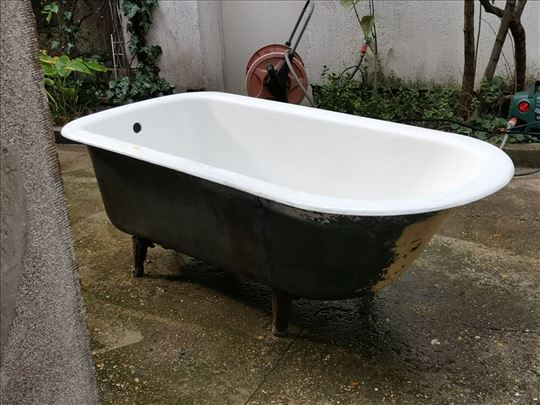 Tučana kada teška retro