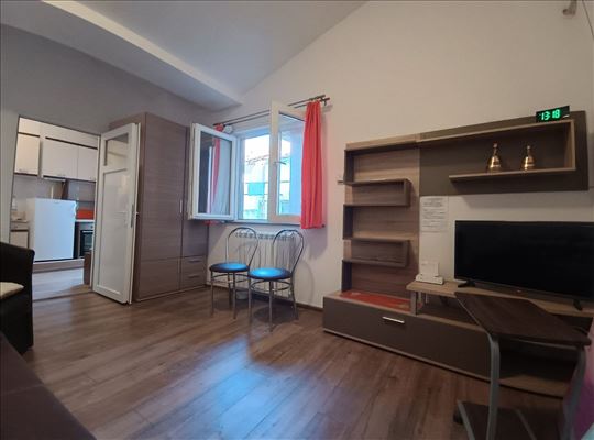 Zemun, centar,Zmaj Jovina ul.