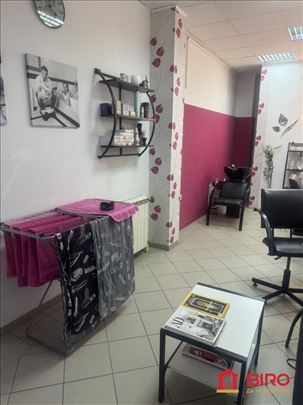 ---Hitna prodaja!!1 25 m2 ulični lokal, Bulevar---