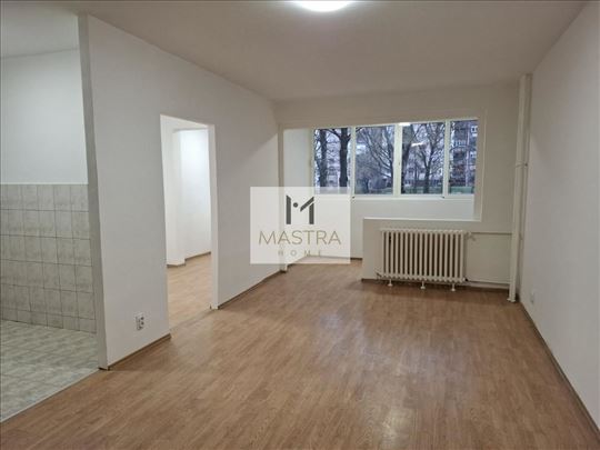 Blok 63, Gandijeva, renoviran, 59+7m2