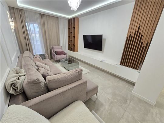 Izdaje se lux,moderan stan,parking ID#18147