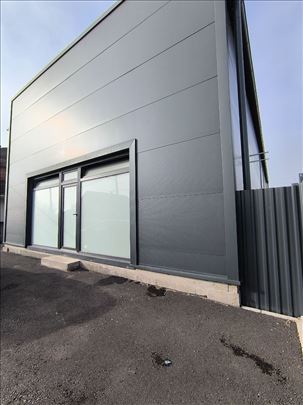 Izdaje se poslovni prostor / hala u Borči