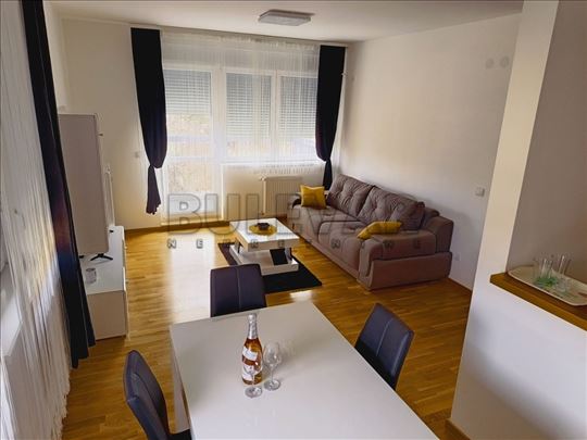 Izdaje se stan kod Tehničkih fakulteta!