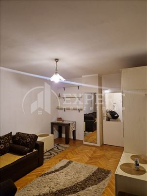 Izdaje se stan na Bulevaru Nemanjića!