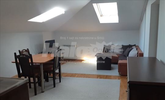 Izdaje se stan na Žarkovu kod Vera