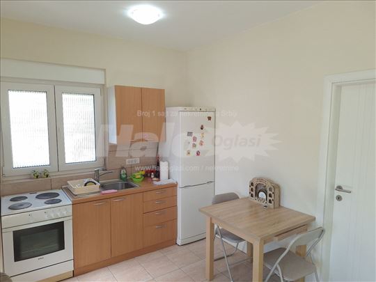 Izdajem stan , Miljakovac 3 , 40m2