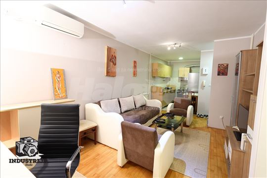 Izdajem stan – Voždovac (Vojvode Stepe)