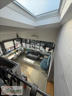 Jedinstven penthaus sa garažnim mestom