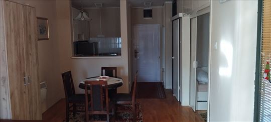 Jednosoban stan u blizini parka