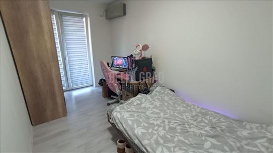 Kluz, Dušana Radovića, parking mesto, uknjižen