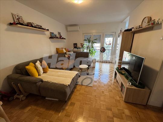 Namešten 3.0 stan Blok 63