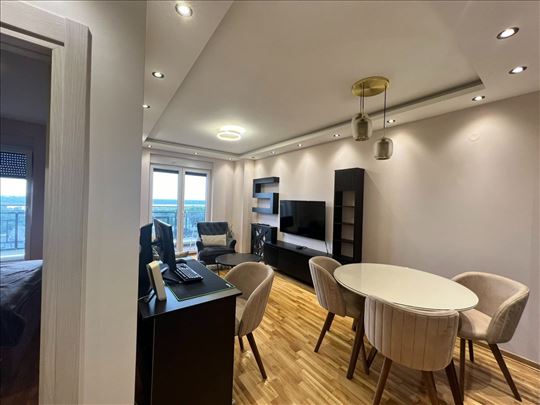 Nov 2.0 useljiv stan