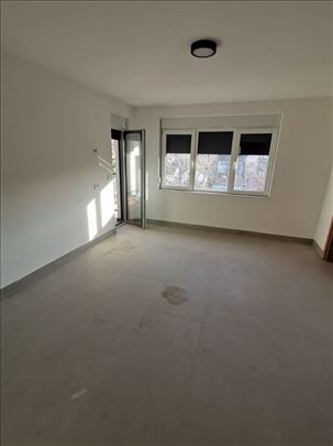 Nov četvorosoban stan Sremska Kamenica 110m2