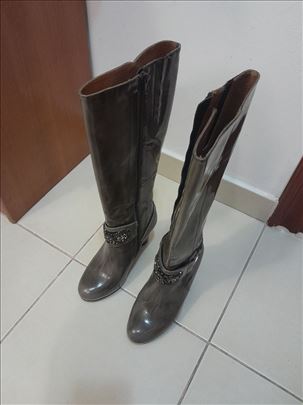 Nove ženske kožne čizme br. 36