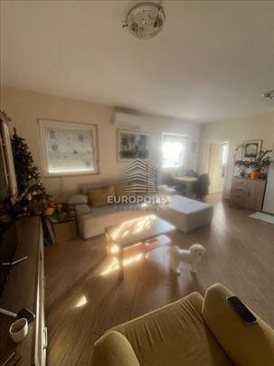 Odličan dvoiposoban stan na prodaju