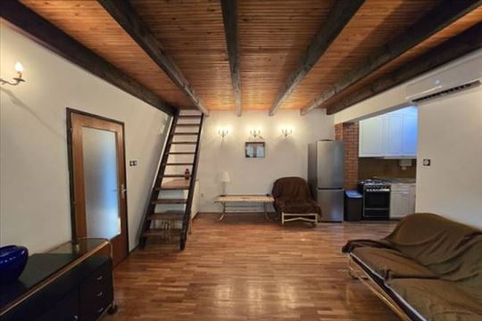 Prostran 3.5 stan u kući kod Olimpa, garaža, 102m2