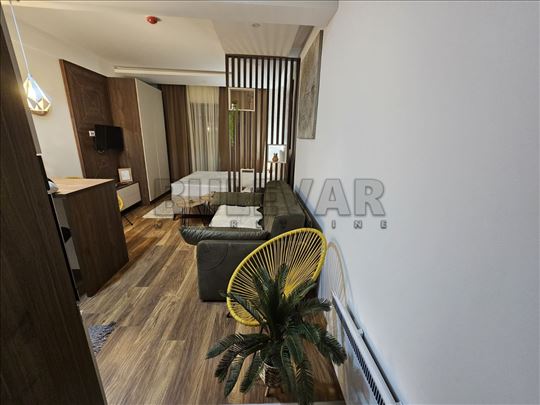 Retko u ponudi, luksuzno opremljen studio na Kopao