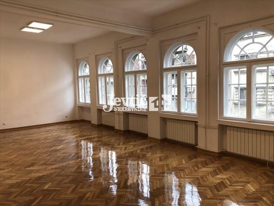 Salonski poslovni prostor u centru grada