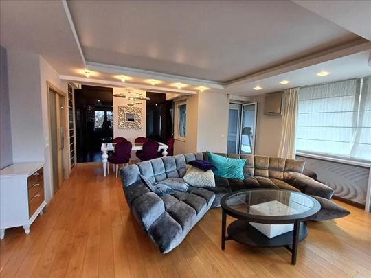 Stan,Novi Sad,Cara Dušana,kv: 125.00, € 280000