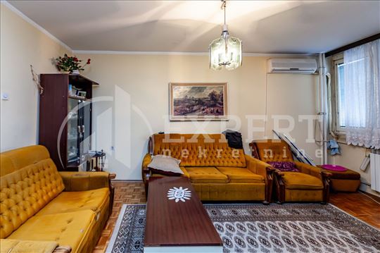 Troiposoban stan na Bul.Nemanjića, IV sprat, 8