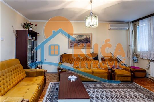 Troiposoban stan na Bul.Nemanjića, IV sprat, 8