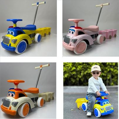 Voz muzička guralica u više boja