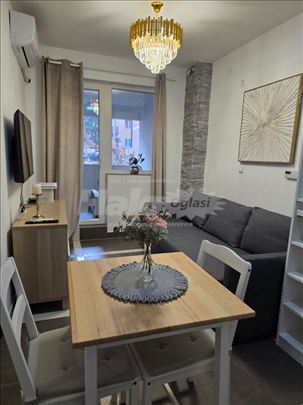 Jednoiposoban Nov Karaburma