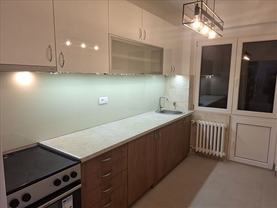 Dvosoban Renoviran Stan Na Novom Beogradu