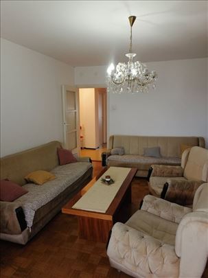 Dvosoban sa pogledom na školu Ratko Mitrović