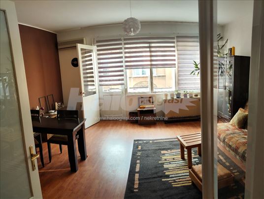 Dvosoban salonski stan (Kalenić), 50m²